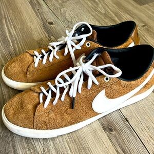 Nike SB Zoom Air sneakers, man’s size 11